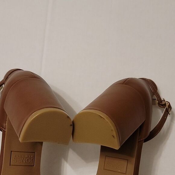 BRAND NEW JONE NEW YORK BLOCK HEEL ADJUSTABLE ANKLE BUCKET STRAP SANDAL G1 - Picture 14 of 16